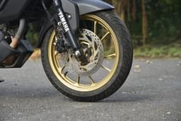 Yamaha Fzs Fi V4 Dlx Color Black