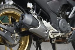Yamaha Fzs Fi V4 Dlx Color Gold