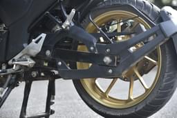 Yamaha Fzs Fi V4 Dlx Color Black