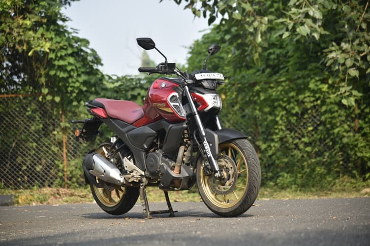 Yamaha FZ-S Fi Ver 4.0 DLX Images