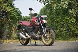 Yamaha Fzs Fi V4 Dlx Front Left Three Quarter