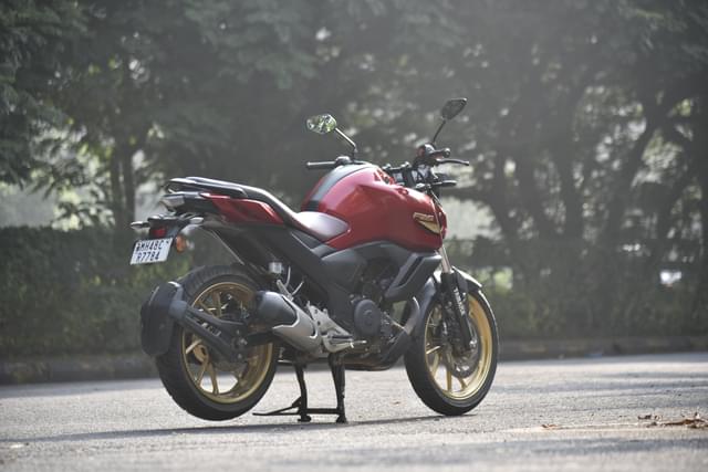 Front Right Three Quarter Image - 28271