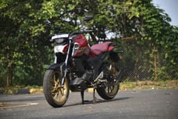 Yamaha Fzs Fi V4 Dlx Front Left Three Quarter