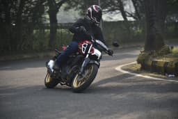 Yamaha Fzs Fi V4 Dlx Front Right Three Quarter