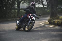 Yamaha Fzs Fi V4 Dlx Front Right Three Quarter