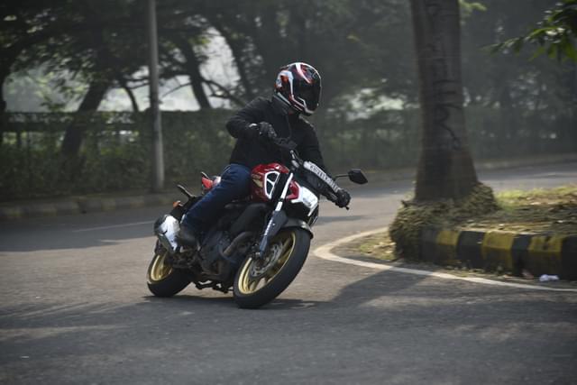 Front Right Three Quarter Image - 28308