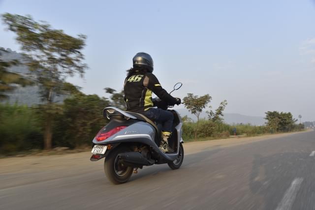 Rear View Image - 28004