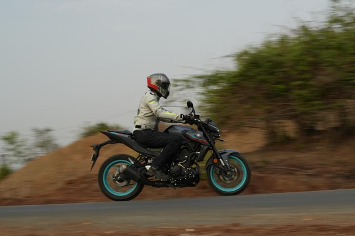 Yamaha Mt 03 Color Black