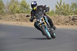 Yamaha Mt 15 V2 Front Right Three Quarter