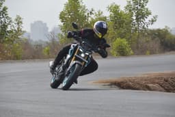 Yamaha Mt 15 V2 Front Left Three Quarter