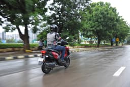 Yamaha Ray Zr 125 Rear View