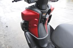 Yamaha Ray Zr 125 Front Right Three Quarter
