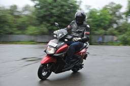 Yamaha Ray Zr 125 Front Right Three Quarter