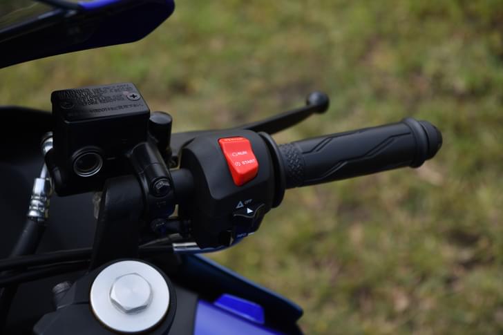 Yamaha Yzf R15 V4 Color Blue