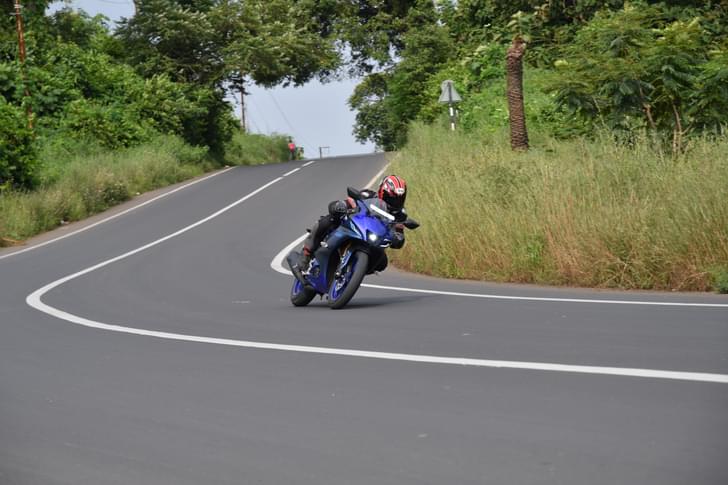 Yamaha Yzf R15 V4 Front Left Three Quarter