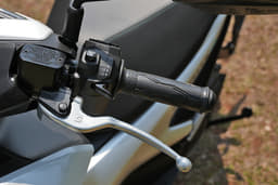 Yamaha Aerox-E Color Black, Silver
