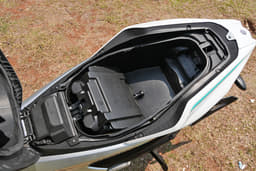 Yamaha Aerox-E Boot Open