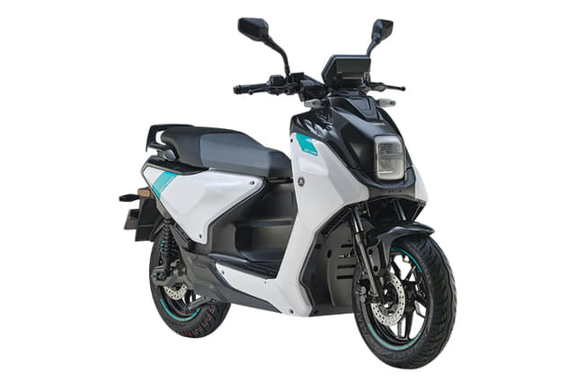 Front Left Three Quarter Image - 32683