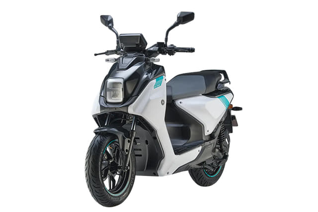 Front Left Three Quarter Image - 32685