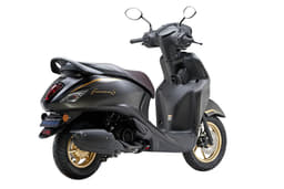 Yamaha Fascino 125 Front Right Three Quarter