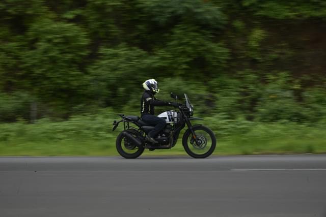 Front Right Three Quarter Image - 26734