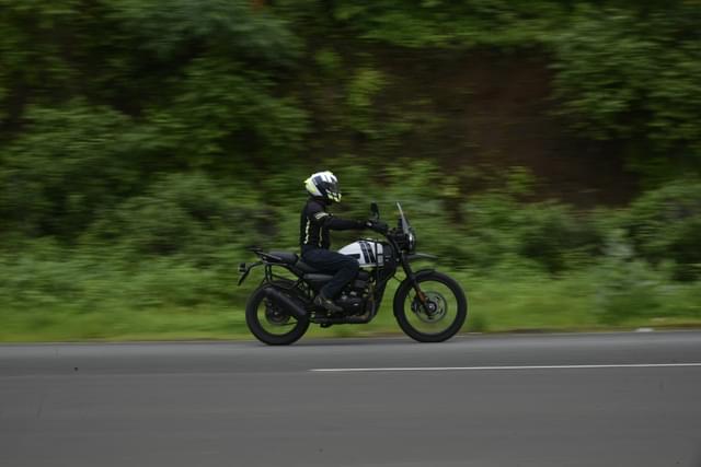 Front Right Three Quarter Image - 26739