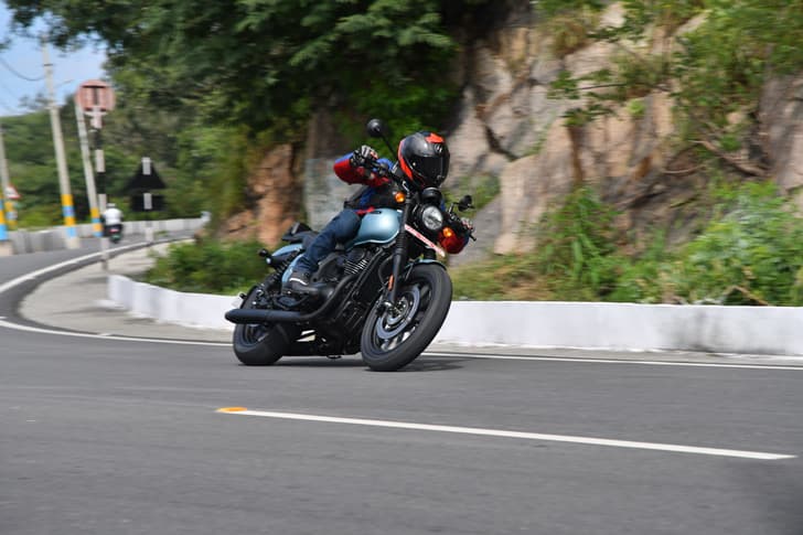 Yezdi Roadster Front Right Three Quarter