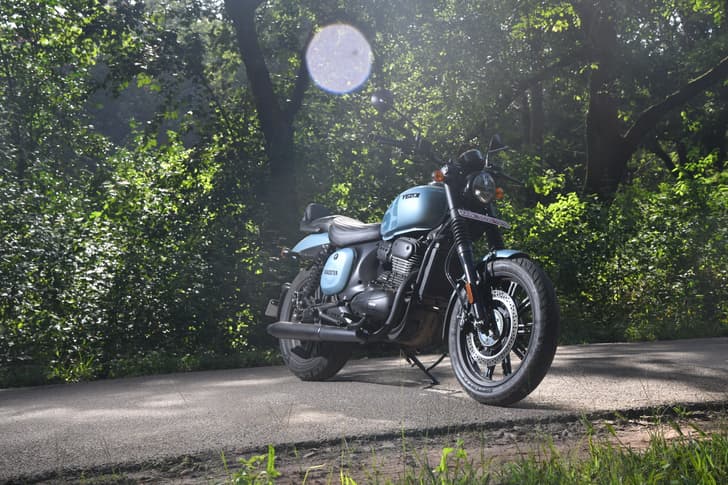 Yezdi Roadster Front Left Three Quarter