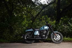 Yezdi Roadster Color Light Blue