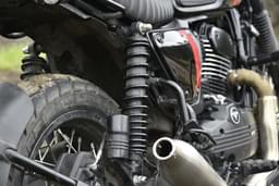 Yezdi Scrambler Color Black, Silver