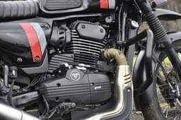 Yezdi Scrambler Color Black, Red