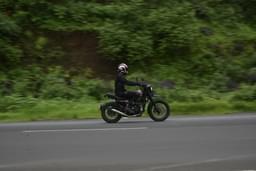 Yezdi Scrambler Color Black