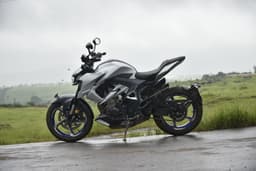 Zontes 350R Front Right Three Quarter