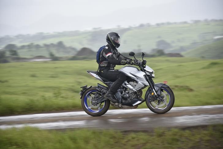 Zontes 350r Front Right Three Quarter