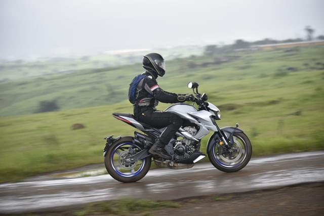 Color Silver, Black, Blue Image - 26584