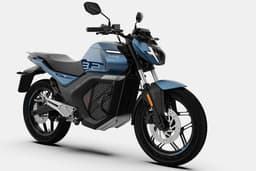 Avore EX1 Front Right Three Quarter