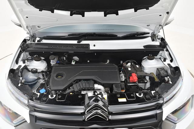 Open Bonnet Engine Shot Image - 1961