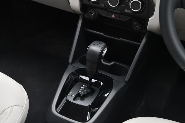 12V Power Outlets Image - 1973