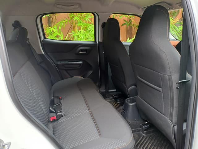 Second Row Seats Image - 8120