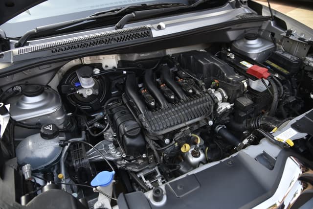 Open Bonnet Engine Shot Image - 8142