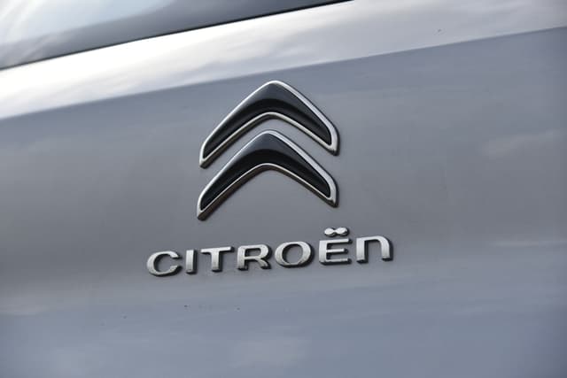 Front Logo Image - 8372