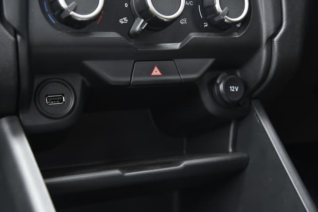 12V Power Outlets Image - 8425