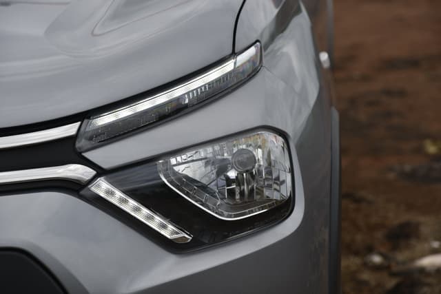 Headlight Image - 8446