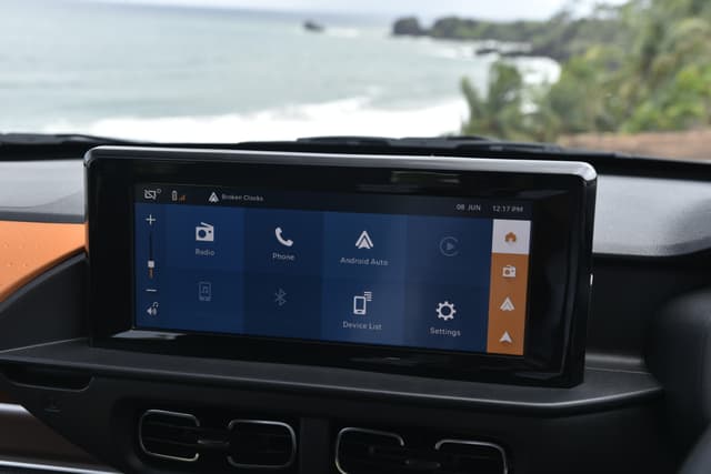 Infotainment System Image - 8481