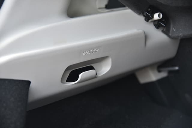 Glove Box Image - 8571