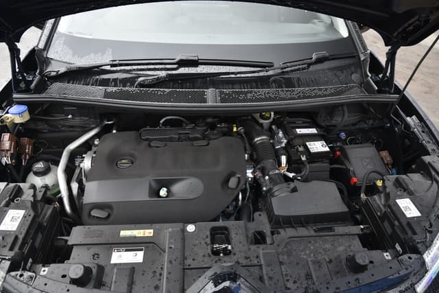 Open Bonnet Engine Shot Image - 14150
