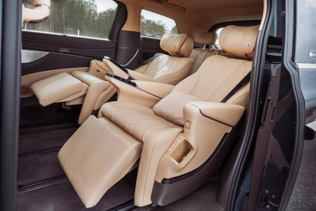 Rear Armrest Cup Holders Image - 38048