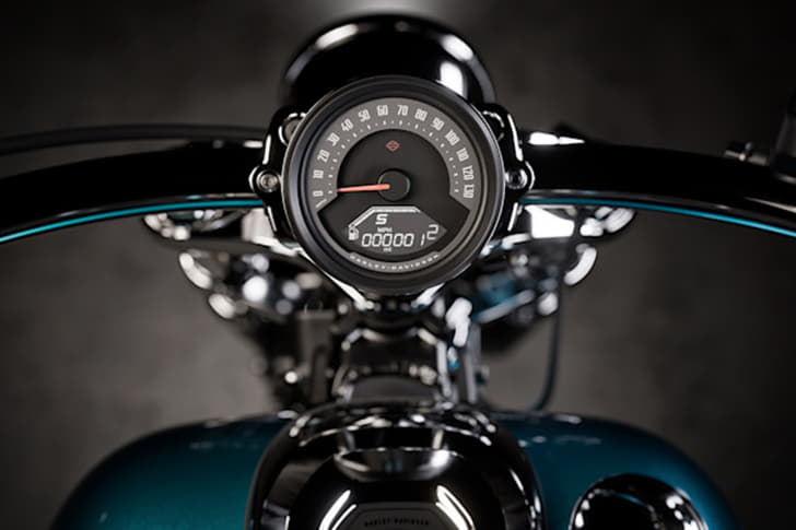 Color Black, Blue