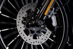 Harley Davidson Breakout Color Black, Silver