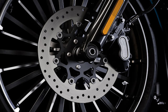 Color Black, Silver Image - 34721